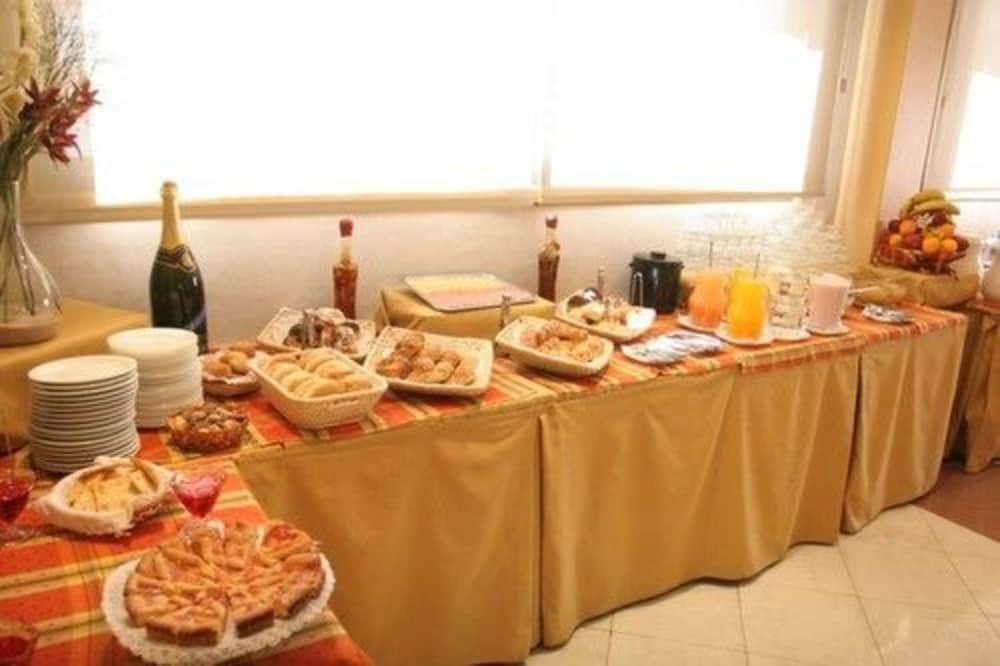 فندق Ritz ميندوزا المظهر الخارجي الصورة